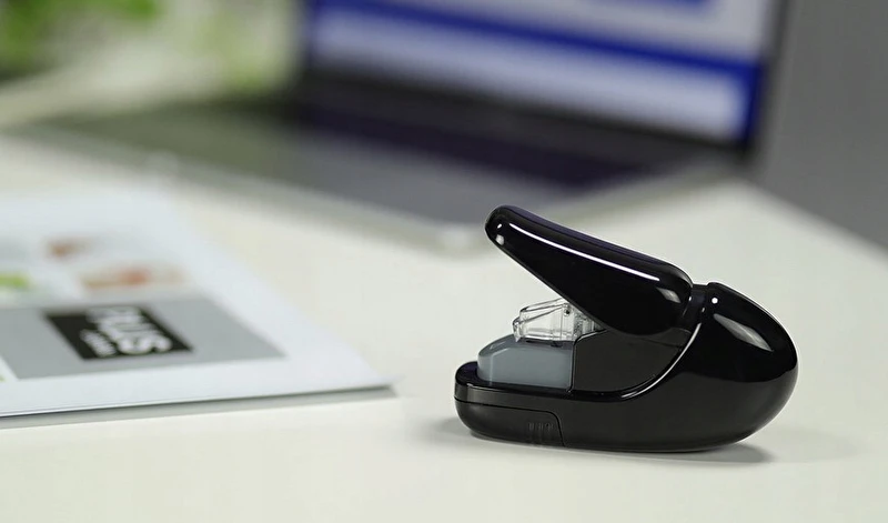 Zszywacz bezzszywkowy biurowy PLUS Staple-Free do 5 kartek Sl-106 Czarny