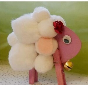 Pompony akrylowe MIX białe 24szt