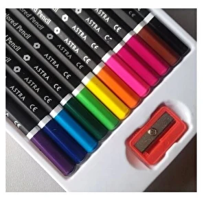 Kredki Astra ołówkowe trójkątne 12kol z czarnego drewna