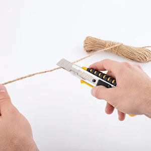 Nóż Cutter 2048 18mm gumowany