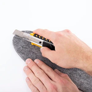 Nóż Cutter 2048 18mm gumowany