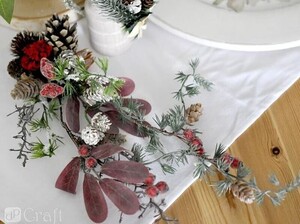 Szroniona gałązka jałowca z czerwonymi jagodami 40cm