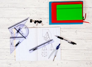 Cyrkiel szkolny Memobe w kasetce + grafity MC003