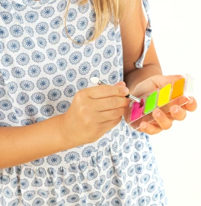 Farbki do malowania twarzy UV+ opaska Świecąca w ciemności Kidea