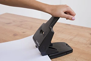 Dziurkacz biurowy D.RECT 0415 65K czarny