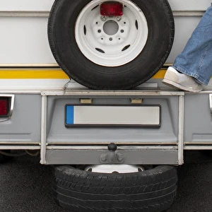 Ramka do tablicy rejestracyjnej uniwersalna 2 szt. Czarna 22028